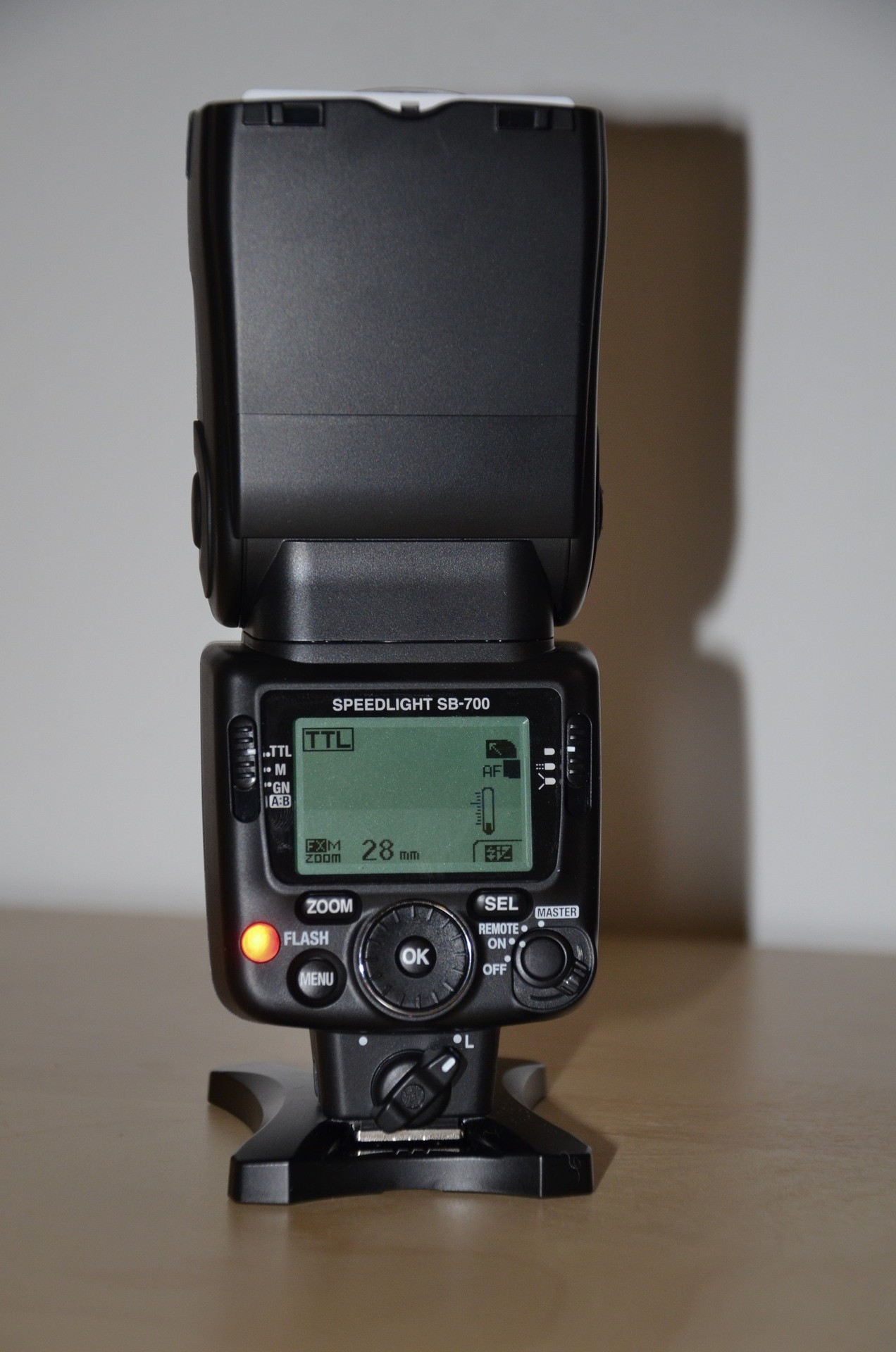 Images of Nikon Speedlight SB700 Flashgun